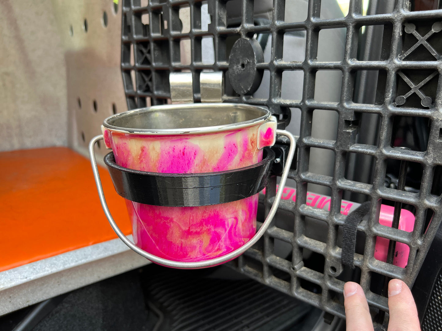 1 Qt, 2 Qt 3D Printed Dog Water Bucket Holder for Ruffland Kennels